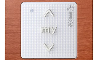 Рулонная штора D40мм на базе электропривода Sonesse 40 — Вишнёвое дерево — фото